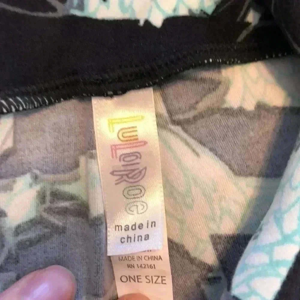 LulaRoe Fashion Leggings OS - Picture 3 of 5